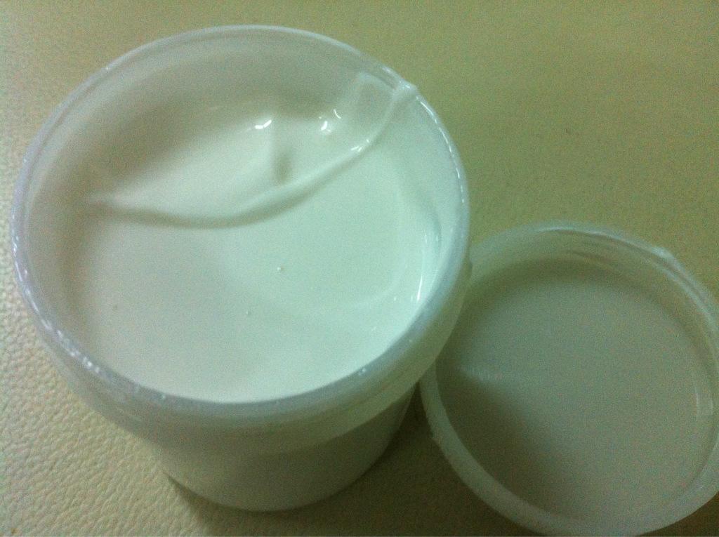 水性膠水起泡的原因有哪些？泡沫怎么辦？